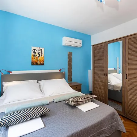 Family Apartment Gradac (Split-Dalmatia)