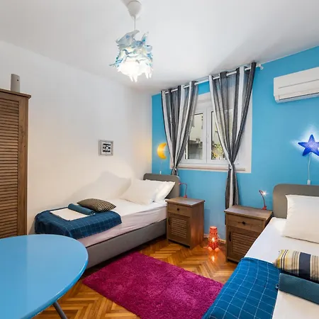 Family Apartment Gradac (Split-Dalmatia)