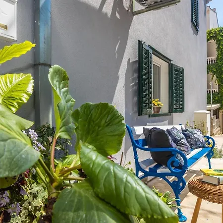 Family アパート *